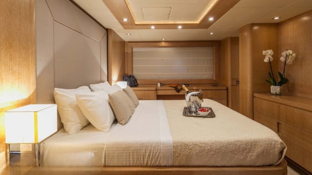 MYTHOS G Master Stateroom