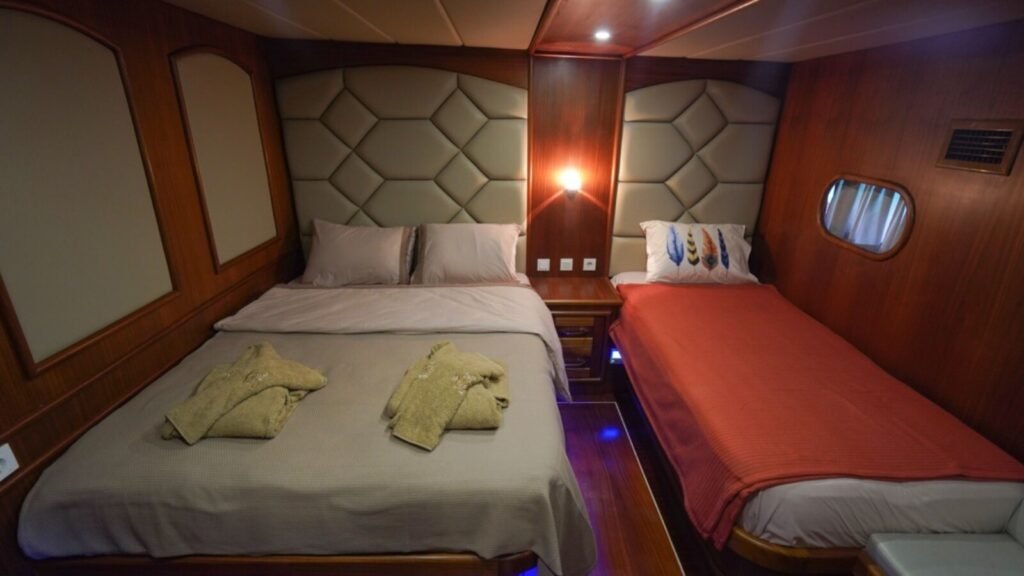PRENSES ESILA Triple Cabin