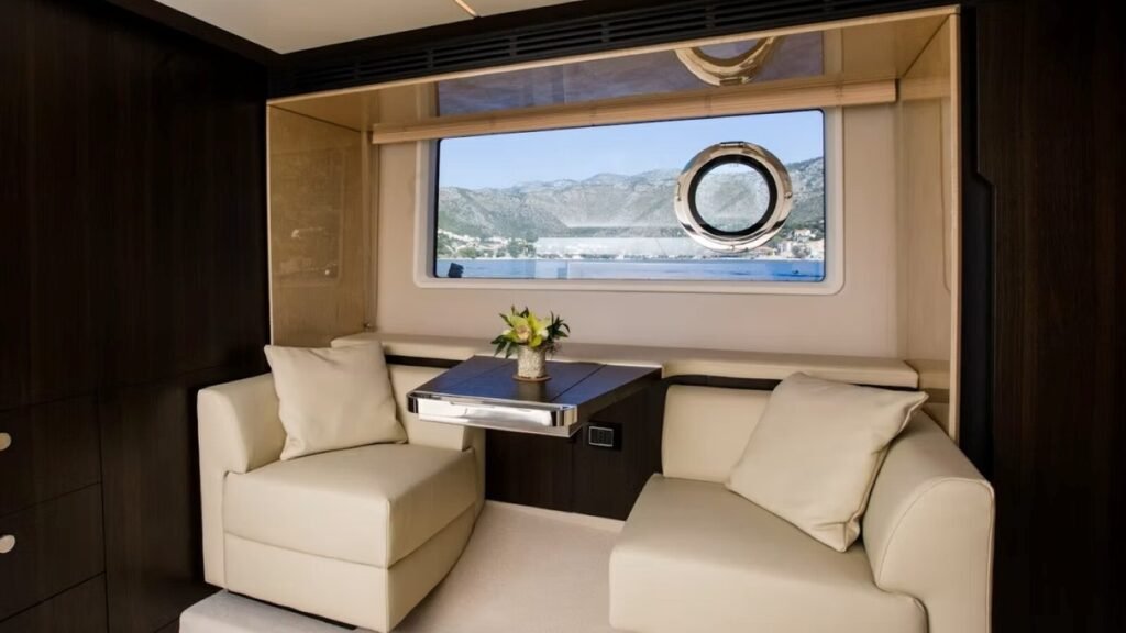 TAMARA II Interior Lounge