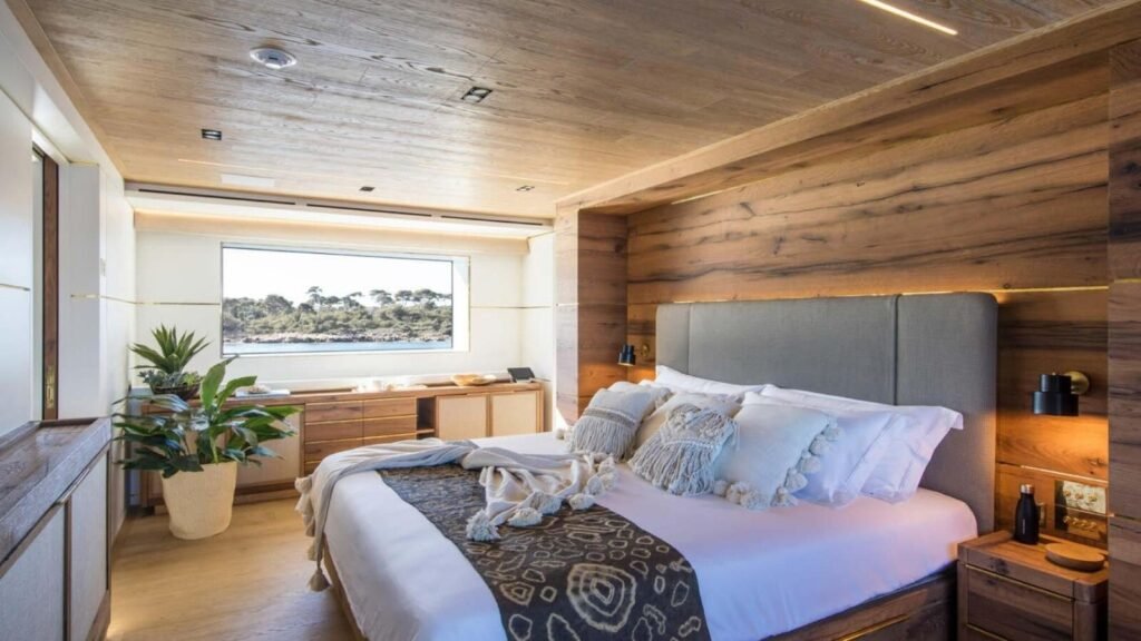 SABAI Master Stateroom