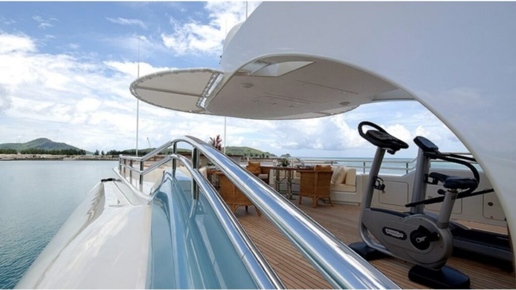 PENELOPE sun deck