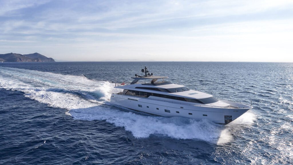 Rare Diamond Sanlorenzo motor yacht cruising profile