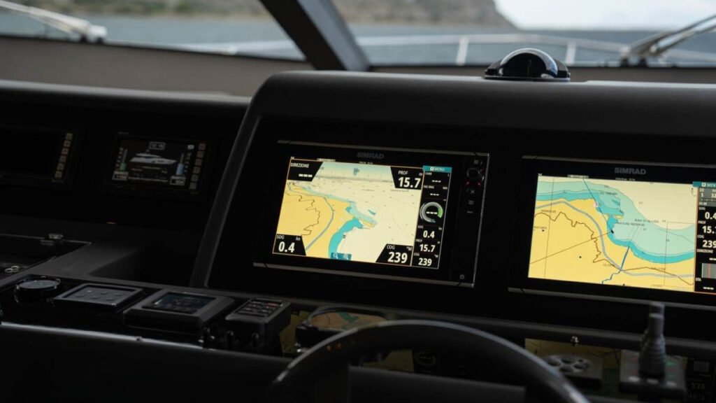 SEA SONS helm station