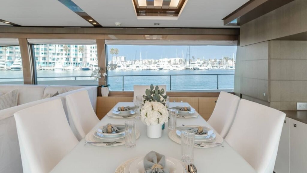 SOL SHINE - formal dining
