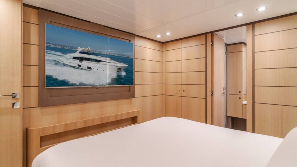 SOL SHINE - guest double cabin