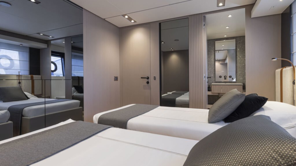 SPICA guest double cabin