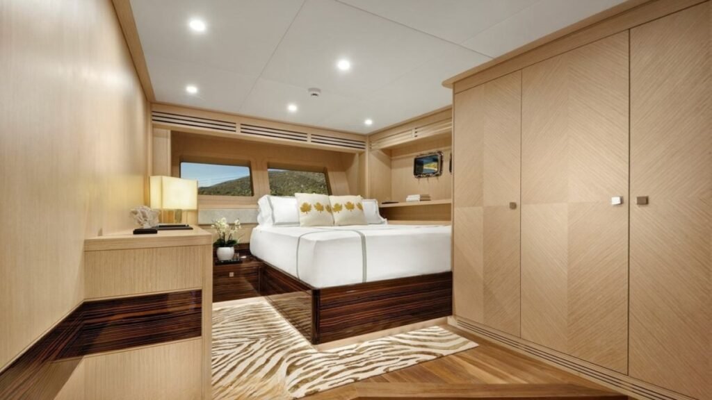 THAT'S AMORE guest cabin